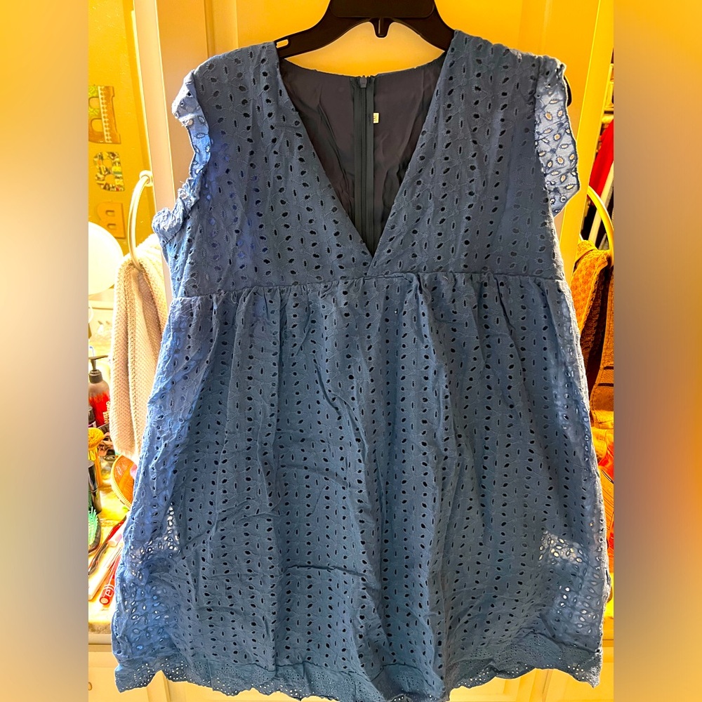 COPY - New—Lovely Little Blue Dress 2XL blue eyelet zip dress new in package